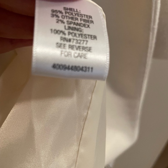 Pre owned cream winter lined jacket smoke & pet free home - Picture 5 of 6